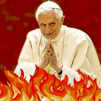 Benedicto XVI ardiendo en el infierno